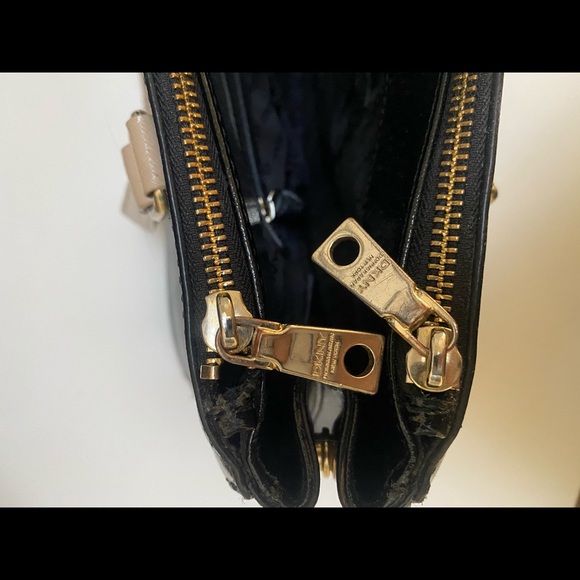 Authentic vintage DKNY patent leather handbag - Picture 6 of 13